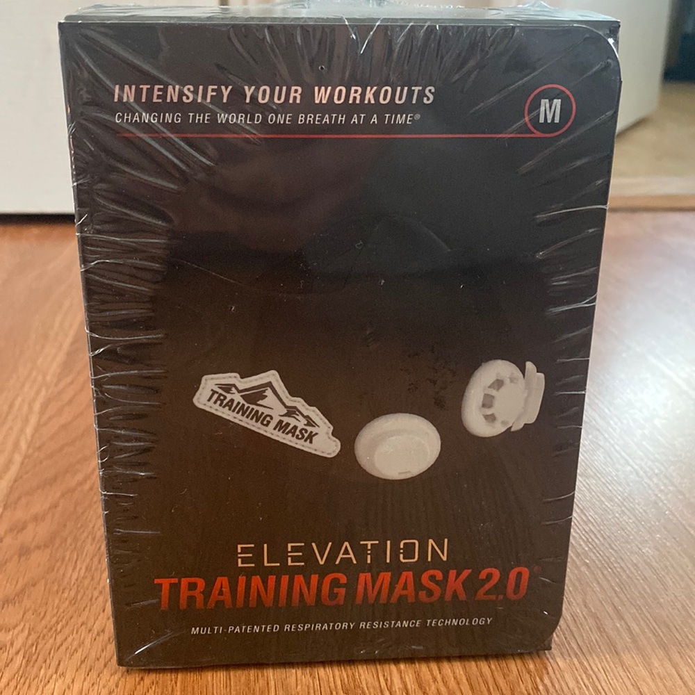 NWT Elevation Unisex Training Mask 2.0 Size Medium